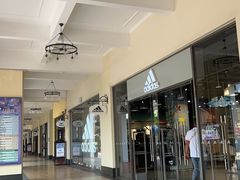 -王府井奥莱临潼小镇(临潼店)