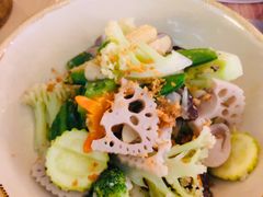 蒜香炒杂菜-CHINCHIN 青青·泰国料理(万象食家店)