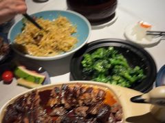 -八府香鸭·啫啫煲(华山路店)