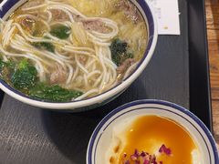 -云阿蛮云南生烫牛肉米线(奉贤路店)