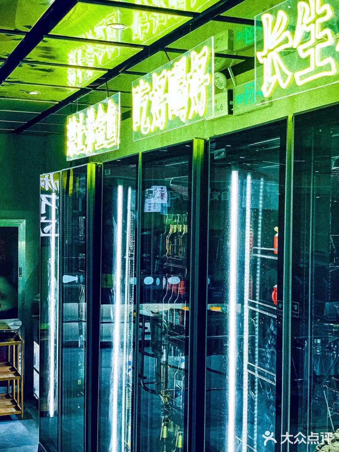 超梦幻🉐️鱼火锅店，不麻不立。