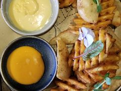 -HIGH FIVE哈福手工汉堡(桂林路店)