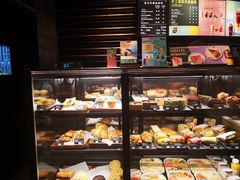 面包甜点陈列柜-星巴克臻选(广州沙面店)