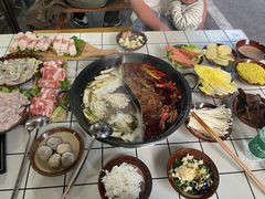 -重庆故事姊妹老火锅(财经学院店)