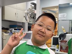 -豪门视光·星趣控·蔡司依视路眼镜代理商(中央大街店)
