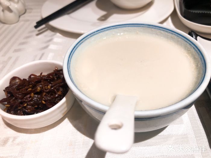 四季民福烤鸭店(灯市口店)豆汁儿焦圈图片 - 第1张