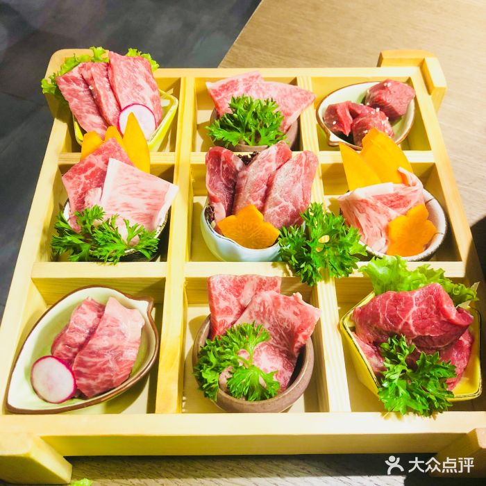乐座炉端烧肉居酒屋九宫格拼盘图片