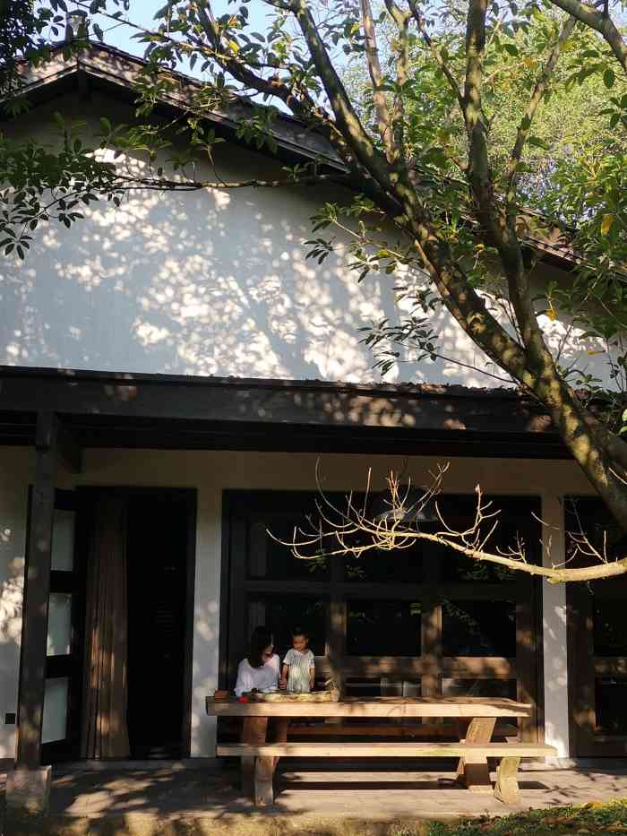 重庆西池田园-"西池度假酒店自建养殖基地,饲养土鸡,鸭,.