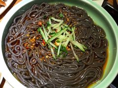 酸辣蕨根粉-德香苑脆皮烤鸭·经典(爱融荟城店)