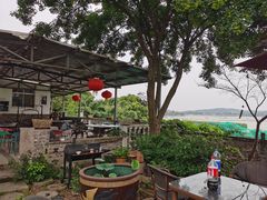 -亮河湾山庄