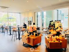 -星巴克臻选(嘉兴海宁银泰城店)