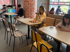 用餐区-麦当劳(中山大道中店)