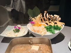 -左庭右院鲜牛肉火锅黑金店(陆家嘴中心店)