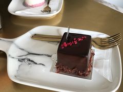 -UNI UNI(环亚凯瑟琳店)