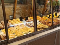 面包甜点陈列柜-Dough&Joe团憩(瑞虹天地月亮湾店)