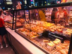 面包甜点陈列柜-巴黎贝甜(大宁国际商业广场店)