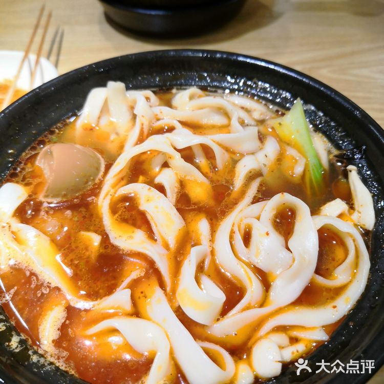 香菇，金针菇，草菇，海带，豆腐丝