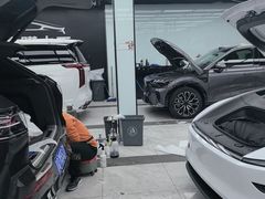 -新月LLumar龙膜汽车贴膜官方授权(肖村桥店)
