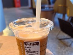 -星巴克臻选(上海虹桥新天地三店)