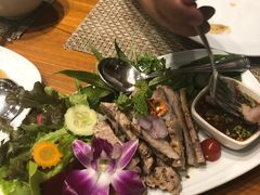 -Chom Cafe and Restaurant