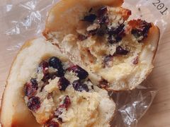 蔓越莓椰子碱水球-野上麦田(中贸广场店)