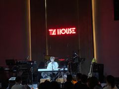-TZ House音乐现场(来福士中心店)