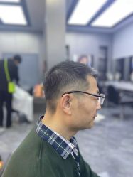 -米可造型烫发染发