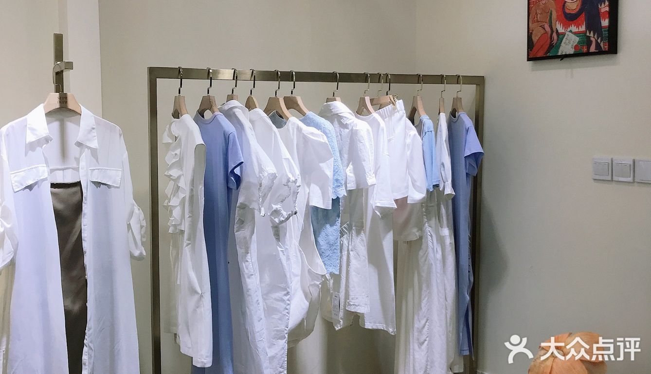 真的很好穿 专柜2折就入手了 一件就省了大几百