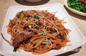 Stir-fried Dry Beef Rice Noodles