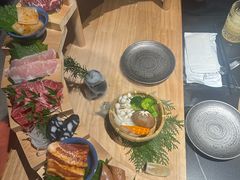 -山川小町·极番烧肉(新地假日广场店)
