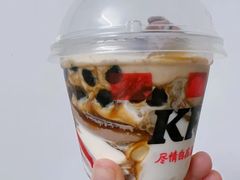 比利时黑巧榛子冰淇淋圣代-肯德基(嘉祥银座店)