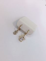 -Wisezone唯点穿耳打耳洞专业国际连锁品牌