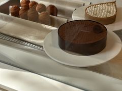 -VERIE BAKEHOUSE
