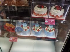 面包甜点陈列柜-味多美(梅陇西路店)