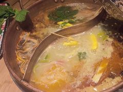 -洱火云南酸菜牛肉火锅(石景山当代商城店)