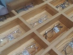 -豪门视光·星趣控·蔡司依视路眼镜代理商(中央大街店)