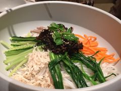 -云海肴·汽锅鸡·云南菜(天山百盛优客店)