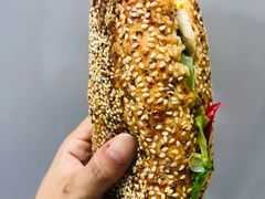 -星巴克臻选(莘庄仲盛店)