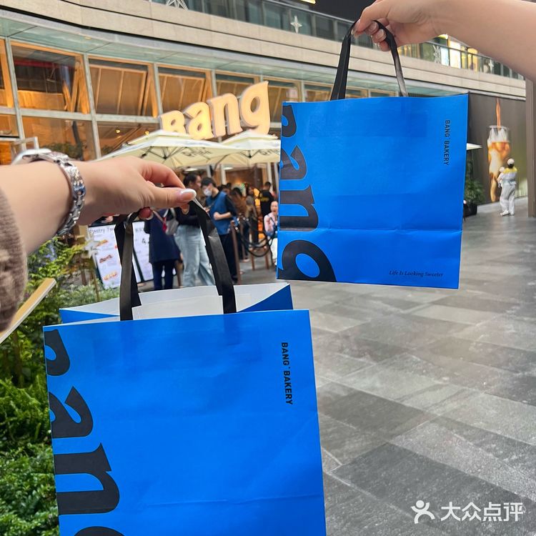 这个世界真是颠了，汉口bang卷成了这样[大哭]