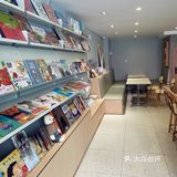 与其说是书店，不如说是精致的阅读空间