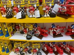 -m豆巧克力世界(上海世茂广场店)