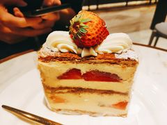 草莓拿破仑酥-KNOTKNOT珞珞·日式甜品(K11店)