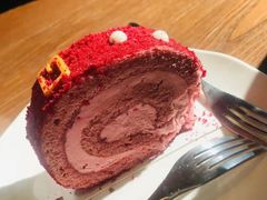 草莓红丝绒卷-星巴克(北京市民生金融中心店)