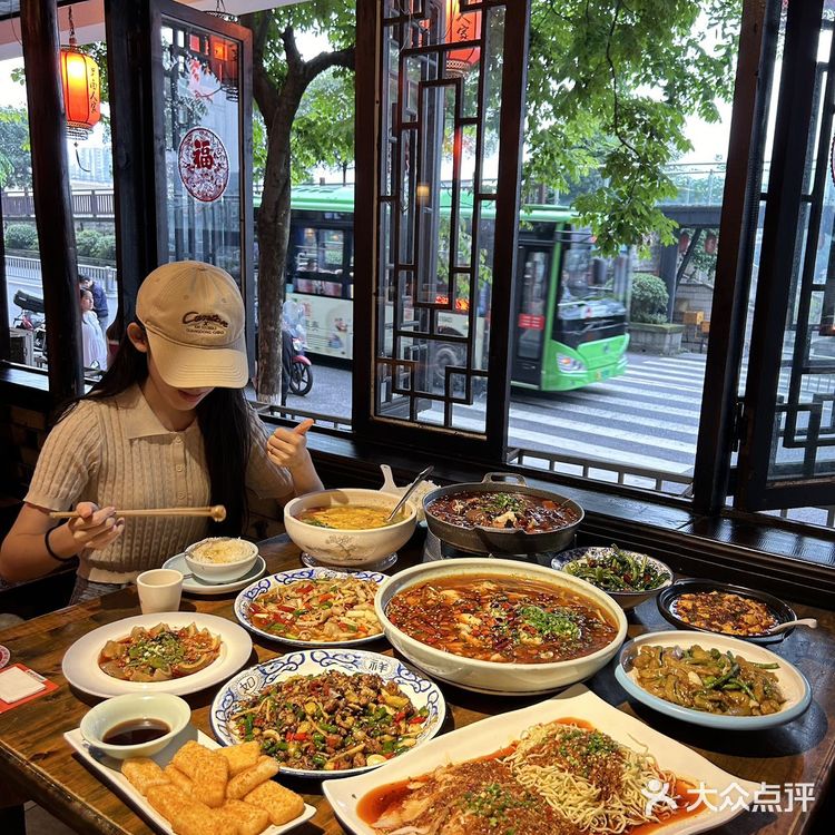 泸州！本地人真正的干饭小食堂！人均4.50r