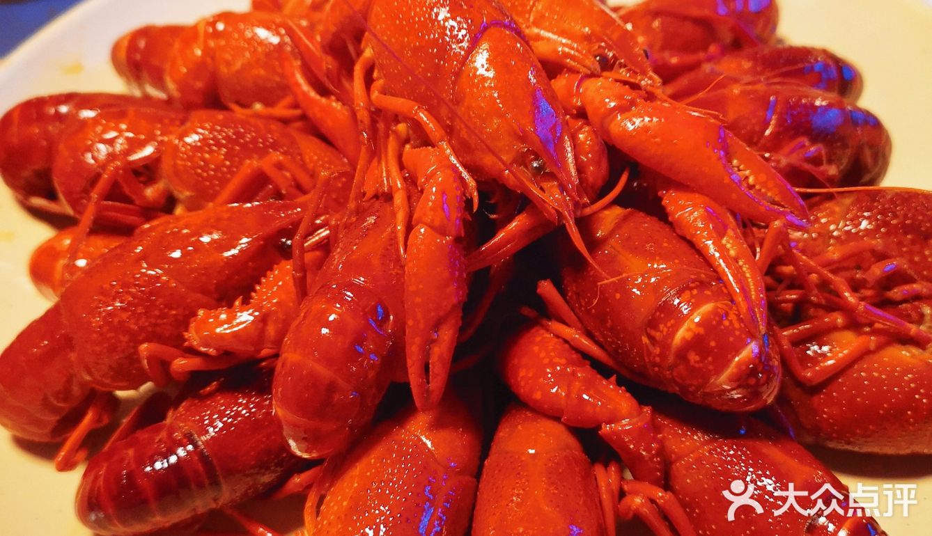 ✨号称龙虾界的爱马仕[爱心]一站式撸串 吃虾 喝酒全搞定🌟