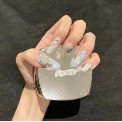 -Pink You美甲洗眉纹绣定制中心