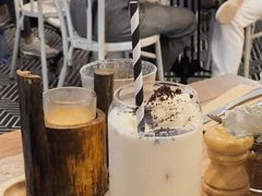 -FLOVIE FLORIST CAFE