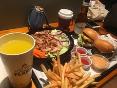 -The Habit Burger Grill 哈比特汉堡(复兴soho店)