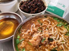 -正宗杨记普洱酸醋米线(总店)