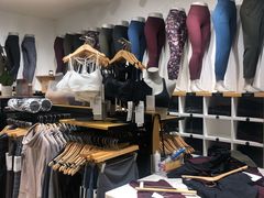 -lululemon(上海浦东IFC店)